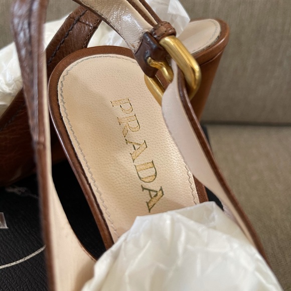 Prada Palissandro Vit Shine Leather Wedge - Picture 4 of 5